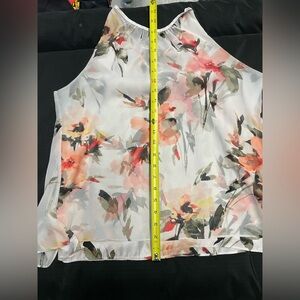 White House Black Market Floral Sleeveless Blouse